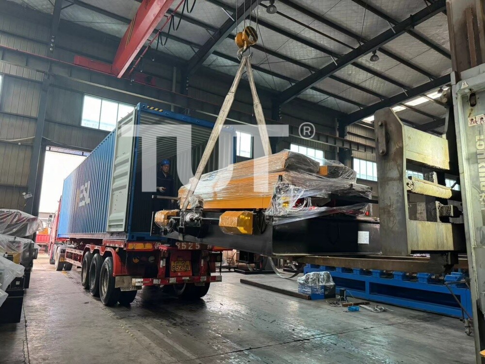 Loading Cable Tray Roll Forming Machine to Indian Customer