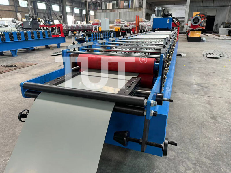Color Steel Roof Sheet Roll Forming Machine